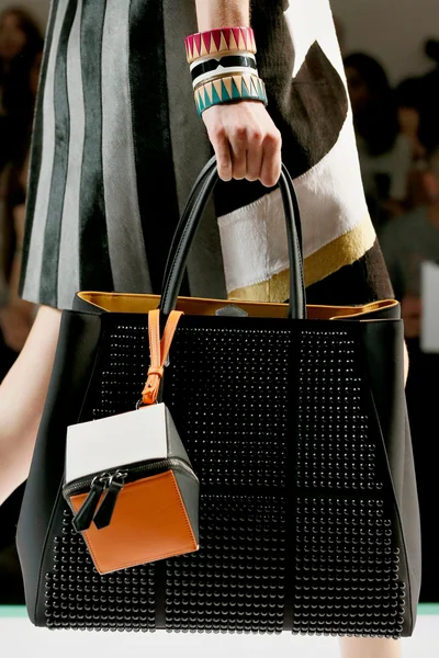 Look 75